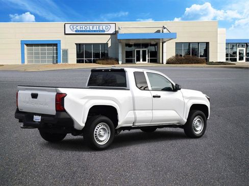 Used 2024 Toyota Tacoma SR image 3