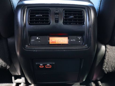 Used 2020 Nissan Pathfinder S FWD image 34