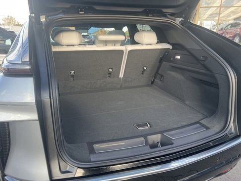 New 2024 Cadillac Lyriq Luxury image 38