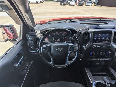 Used 2020 Chevrolet Silverado 1500 LT Trail Boss AWD/4WD image 3