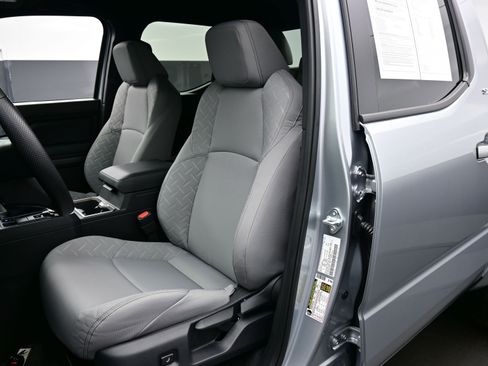 Used 2025 Toyota Tacoma SR5 image 12