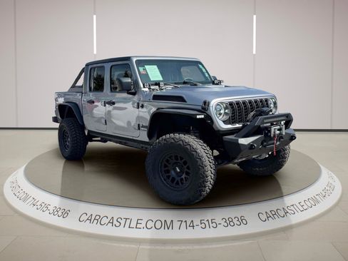 Used 2020 Jeep Gladiator Sport w/ Quick Order Package 24S AWD/4WD image 8