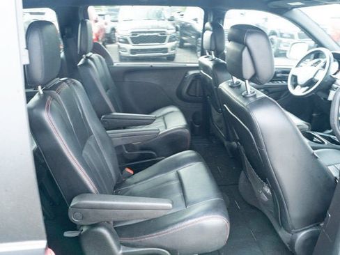 Certified 2019 Dodge Grand Caravan GT FWD image 38
