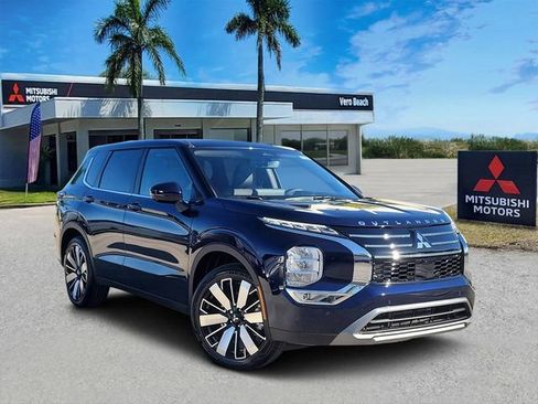 New 2026 Mitsubishi Outlander SE image 1