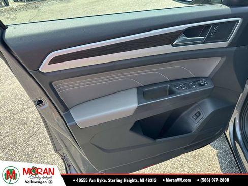 Certified 2023 Volkswagen Atlas SE w/ Panoramic Sunroof Package AWD/4WD image 18