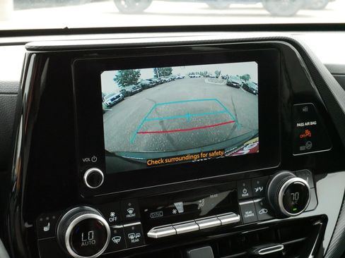 Used 2025 Toyota Highlander XSE AWD/4WD image 30