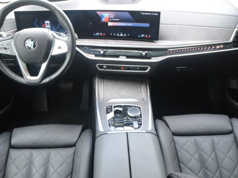 Used 2025 BMW X7 xDrive40i w/ Premium Package AWD/4WD image 17