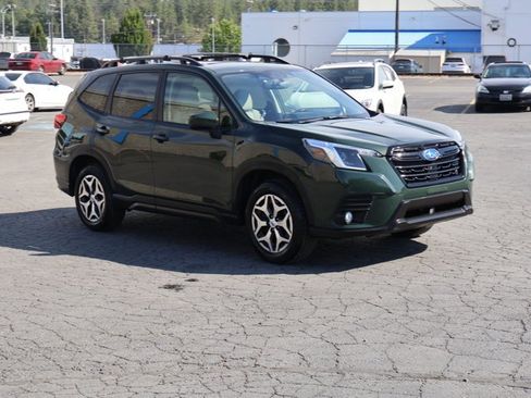 Certified 2022 Subaru Forester Premium AWD/4WD image 3