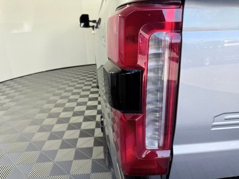 Used 2024 Ford F250 Lariat w/ Lariat Ultimate Package image 31