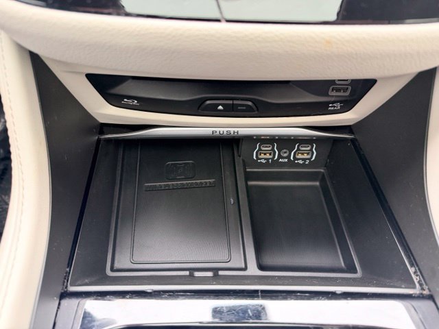 Used 2022 Chrysler Pacifica Limited w/ Uconnect Theater Family Group AWD/4WD image 32