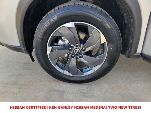 Certified 2025 Nissan Rogue SV image 18