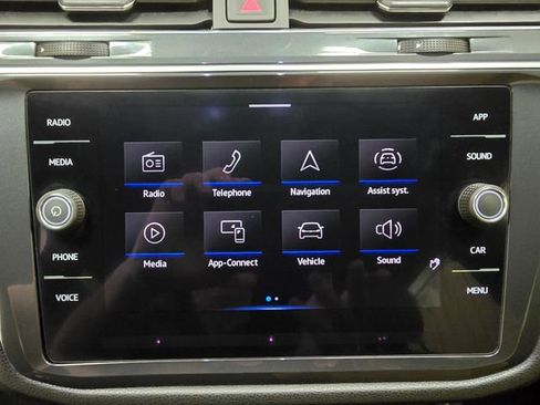 Used 2022 Volkswagen Tiguan SE FWD image 18