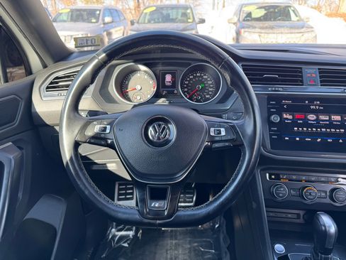 Used 2021 Volkswagen Tiguan SE R-Line image 14