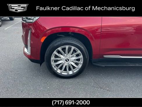 Used 2023 Cadillac Escalade Premium Luxury RWD image 32