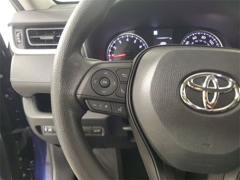 Used 2022 Toyota RAV4 XLE image 25
