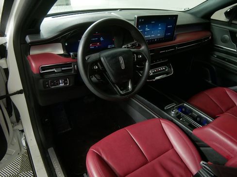 Used 2025 Lincoln Corsair Grand Touring w/ Equipment Group 301A image 13