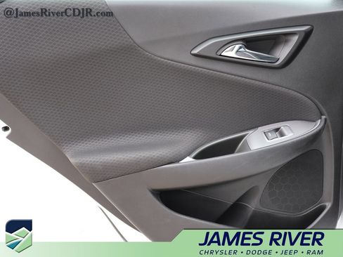 Used 2024 Chevrolet Malibu LT FWD image 16