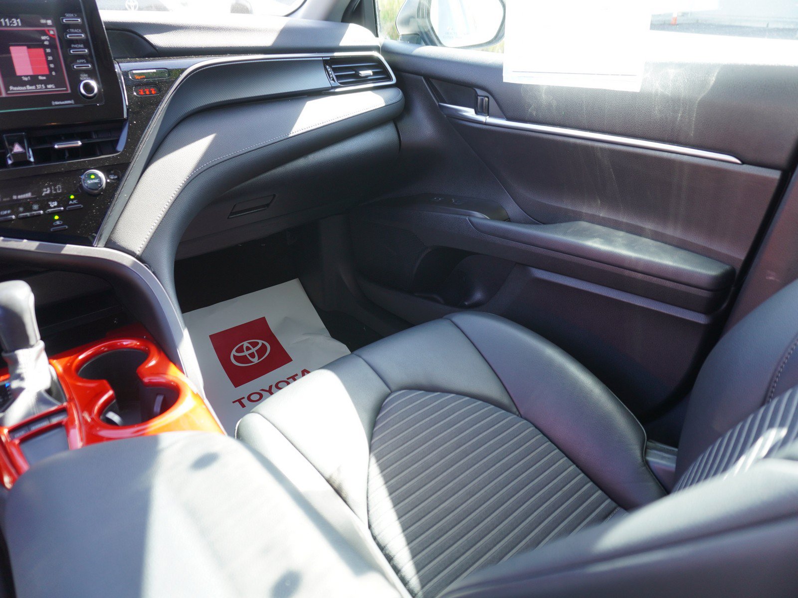 Used 2023 Toyota Camry SE FWD image 15