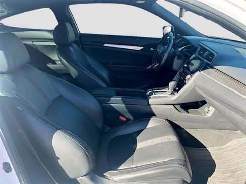 Used 2020 Honda Civic Touring image 29