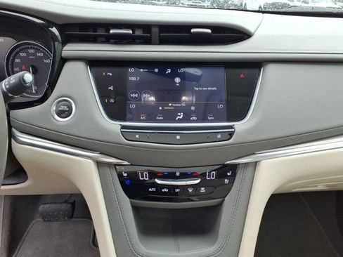 Used 2020 Cadillac XT5 Premium Luxury FWD image 10