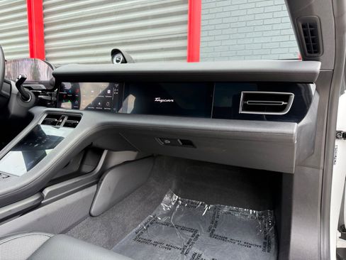 Used 2021 Porsche Taycan 4S AWD/4WD image 19