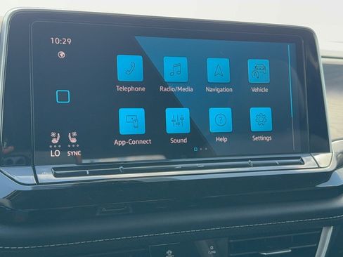 Used 2024 Volkswagen Atlas SE FWD image 17