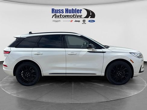 Used 2023 Lincoln Corsair Reserve w/ Equipment Group 202A FWD image 8