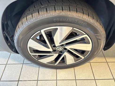 Used 2024 Volkswagen Atlas SE AWD/4WD image 5