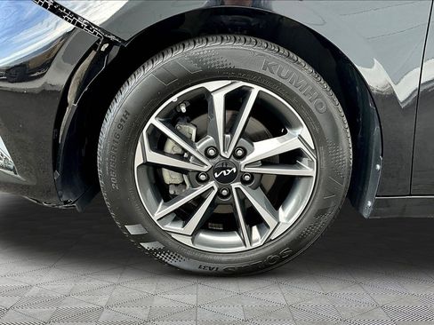 Certified 2023 Kia Forte LXS w/ LXS Technology Package image 32