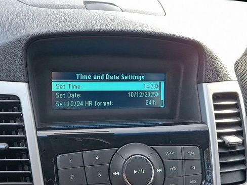 Used 2014 Chevrolet Cruze LT image 28