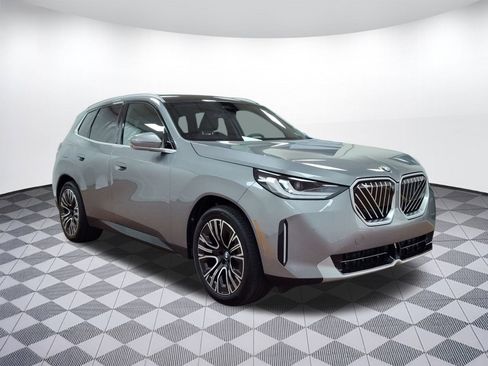 Used 2025 BMW X3 xDrive30i w/ Premium Package image 6