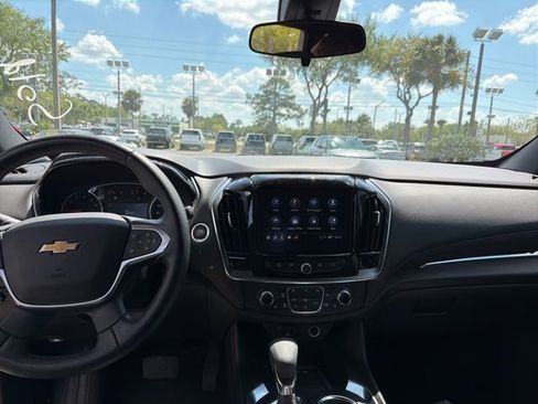 Used 2023 Chevrolet Traverse LT image 11