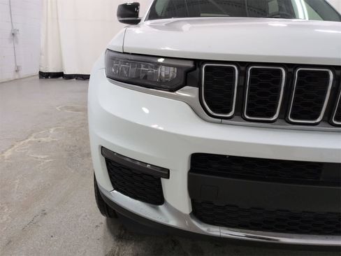 Certified 2023 Jeep Grand Cherokee L Limited image 11
