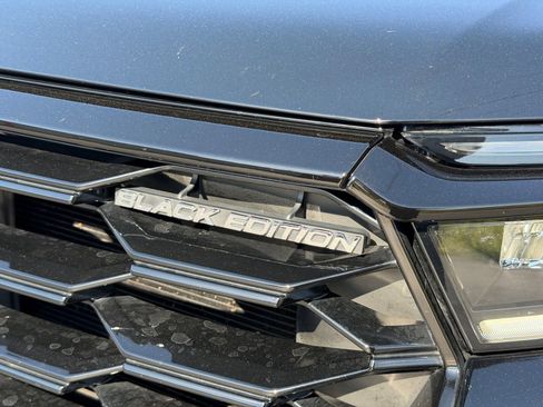 Used 2025 Honda Pilot Black Edition image 40
