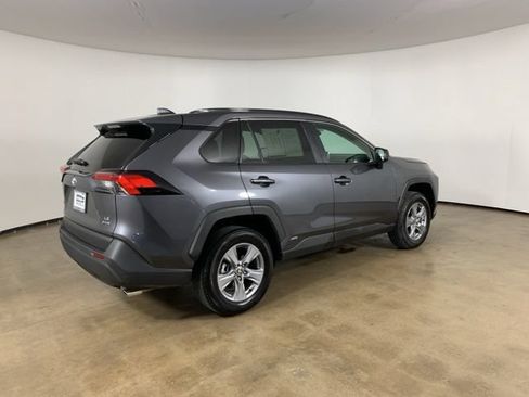 Used 2025 Toyota RAV4 LE AWD/4WD image 8