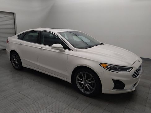 Used 2019 Ford Fusion SEL FWD image 11