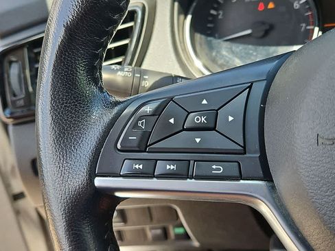 Used 2022 Nissan Rogue Sport SV w/ Technology Package FWD image 22