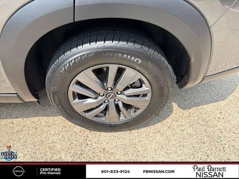 Certified 2025 Nissan Pathfinder SV FWD image 27