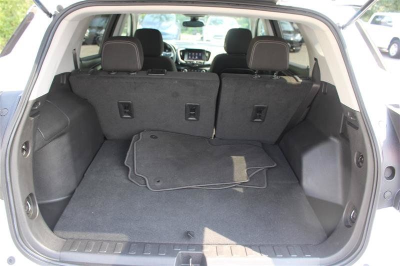 Used 2022 GMC Terrain SLE FWD image 16