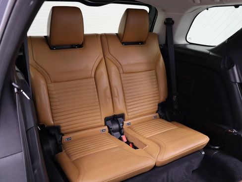 Used 2018 Land Rover Discovery HSE Luxury image 30