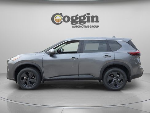 New 2026 Nissan Rogue SV FWD image 2