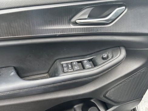 Used 2025 Jeep Grand Cherokee L Laredo w/ Luxury Tech Group I RWD image 18