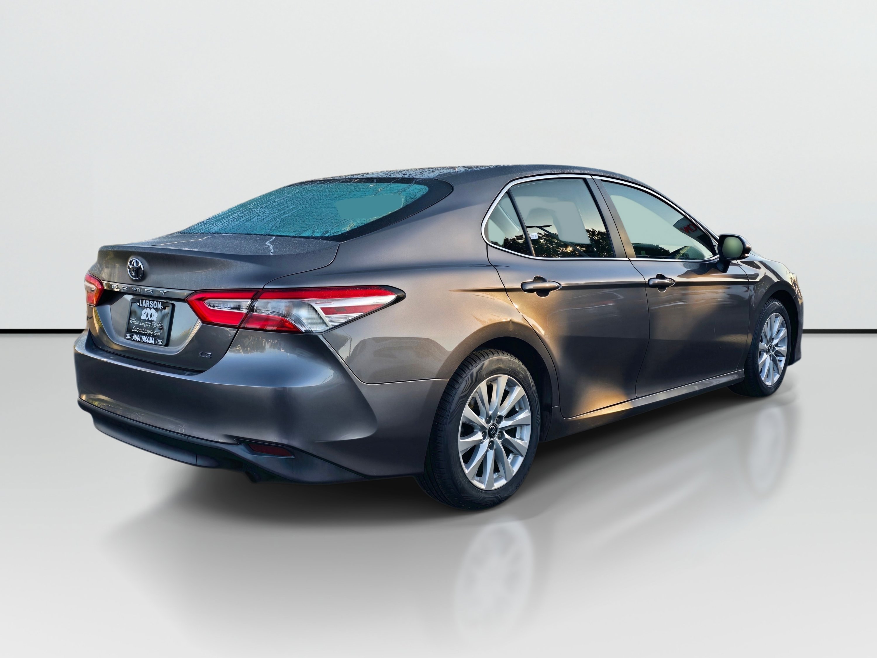 Used 2018 Toyota Camry LE w/ Moonroof Package FWD image 6