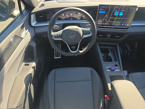 New 2026 Volkswagen Tiguan SE R-Line image 11