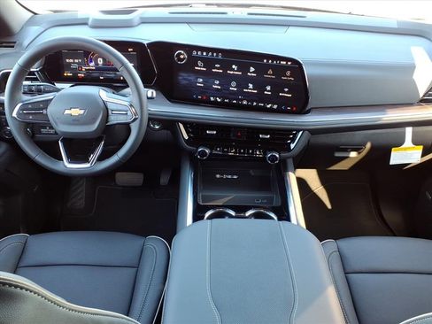 New 2026 Chevrolet Suburban Premier w/ Sun And Tow Package image 17