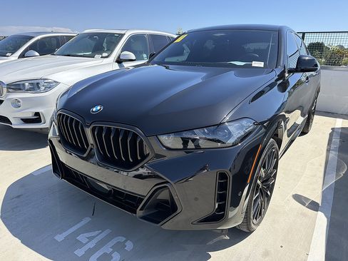 Used 2026 BMW X6 xDrive40i w/ Premium Package AWD/4WD image 3