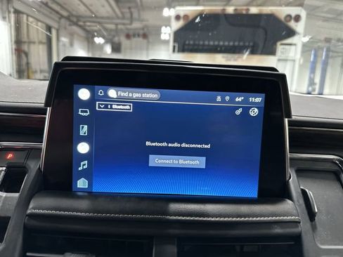 Used 2022 Chevrolet Suburban Premier AWD/4WD image 31