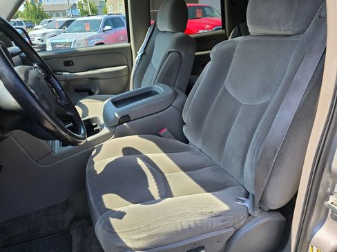 Used 2004 GMC Yukon SLE w/ Sound System Plus Package AWD/4WD image 24