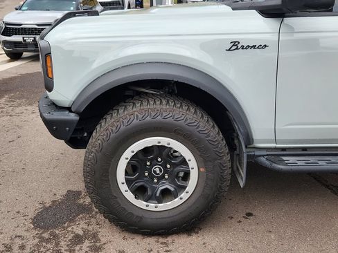 Used 2024 Ford Bronco Badlands AWD/4WD image 9