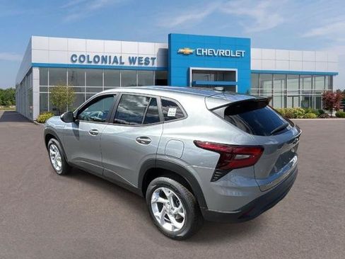 New 2026 Chevrolet Trax LS w/ LS Convenience Package FWD image 3